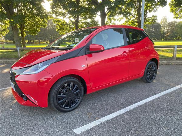 Toyota Aygo 1.0 VVT- x play Toyota Aygo 1.0 VVT- x play