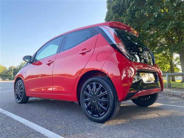 Toyota Aygo 1.0 VVT- x play Toyota Aygo 1.0 VVT- x play