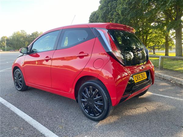 Toyota Aygo 1.0 VVT- x play Toyota Aygo 1.0 VVT- x play