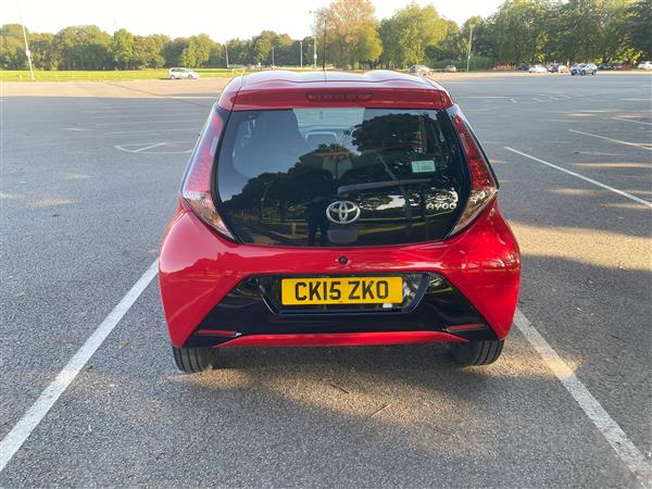 Toyota Aygo 1.0 VVT- x play Toyota Aygo 1.0 VVT- x play
