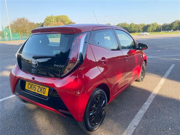 Toyota Aygo 1.0 VVT- x play Toyota Aygo 1.0 VVT- x play