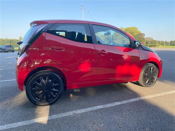 Toyota Aygo 1.0 VVT- x play Toyota Aygo 1.0 VVT- x play