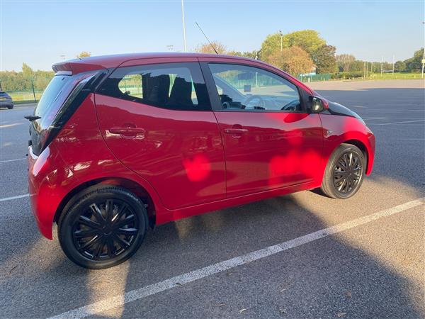 Toyota Aygo 1.0 VVT- x play Toyota Aygo 1.0 VVT- x play