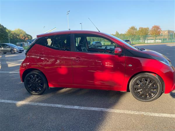 Toyota Aygo 1.0 VVT- x play Toyota Aygo 1.0 VVT- x play